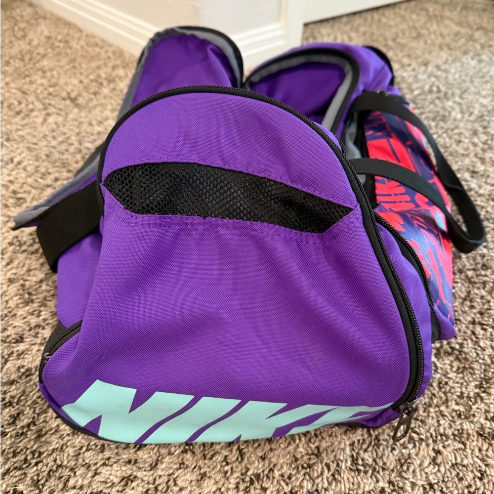 Nike Purple Sports Duffle Bag - Picture 9 of 9